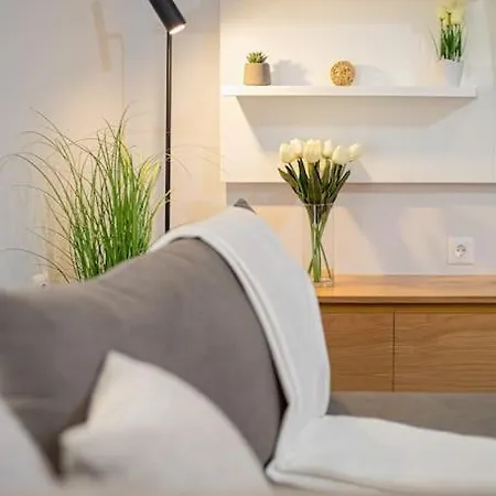 Brand New Lovely Lux 2 Bedroom Apt,balcony,parking