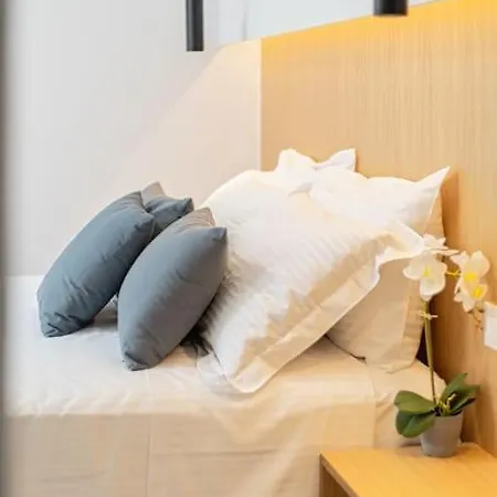 Brand New Lovely Lux 2 Bedroom Apt,balcony,parking