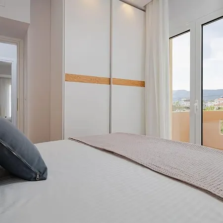 Brand New Lovely Lux 2 Bedroom Apt,balcony,parking Apartment *